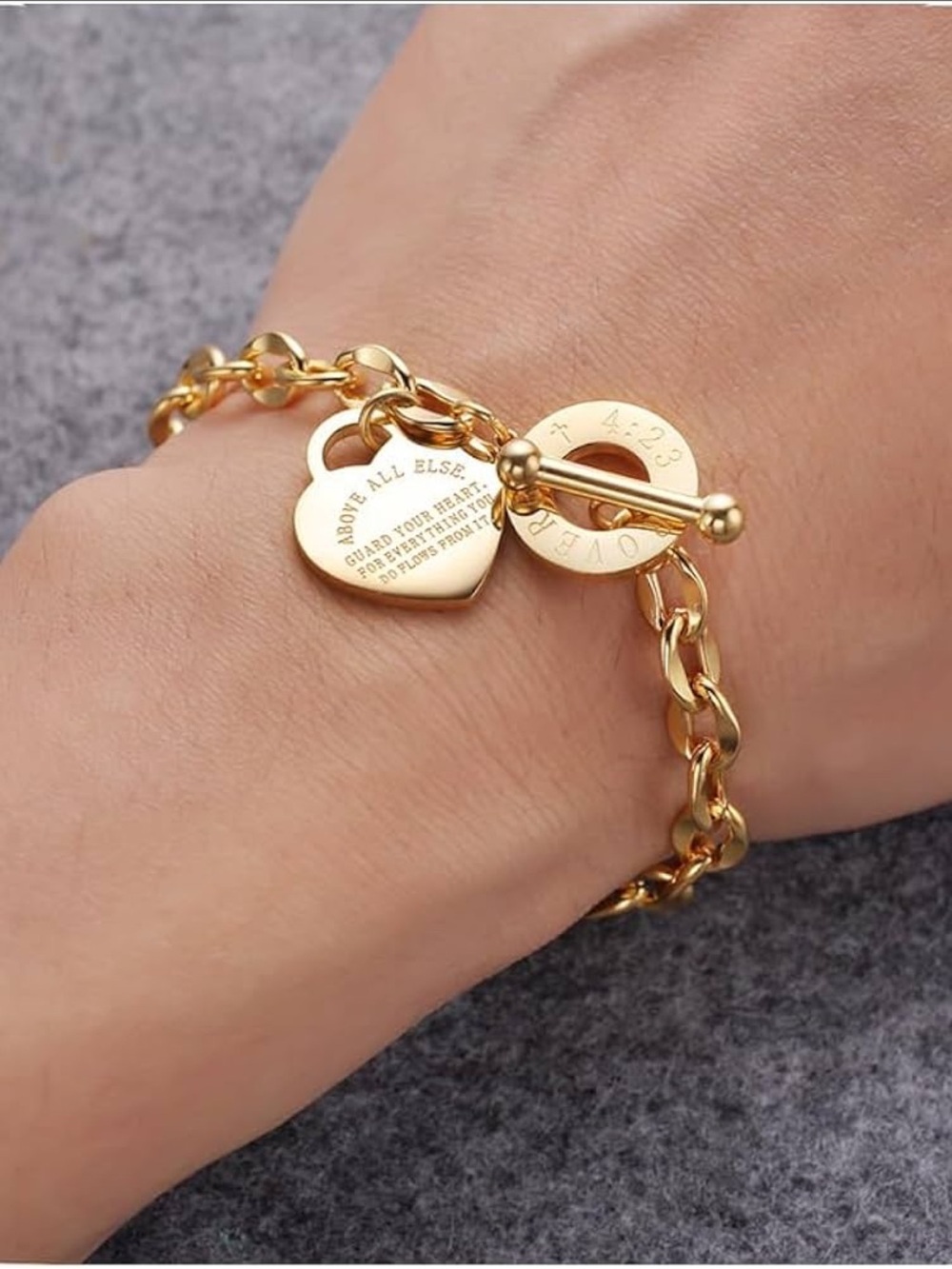 Faithful Heart Toggle Bracelet in 18K Gold